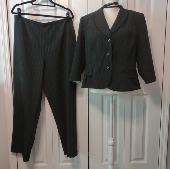 Perceptions 3 Pc Suit Jacket, Tank, Pants Black White Thin stripes Green Tank - Picture 2 of 10